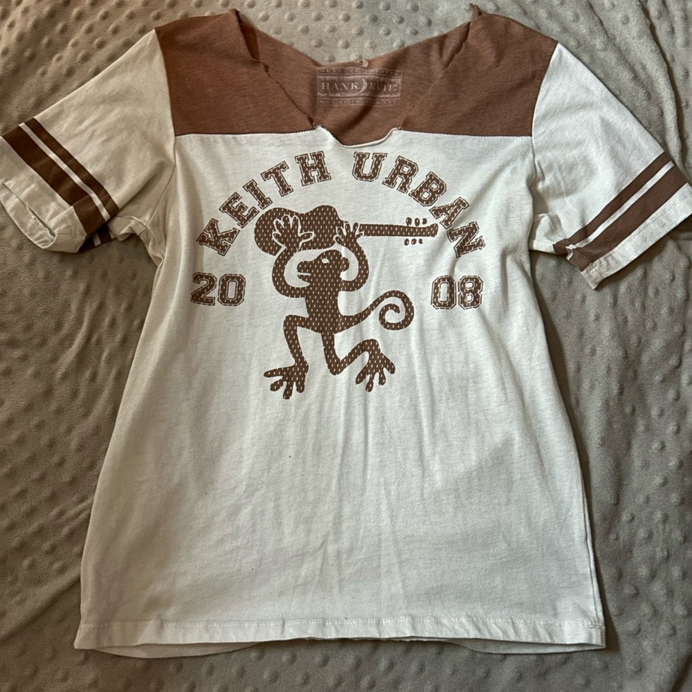 Women’s V-Neck Keith Urban 08’ T-Shirt